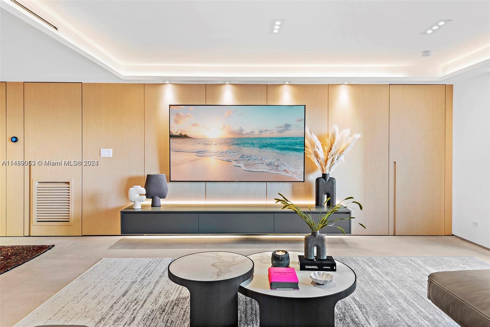 RONEY PALACE CONDO - Residential Lease