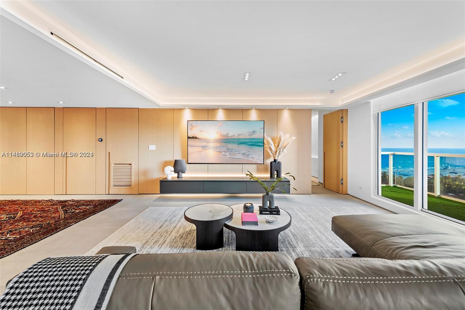 RONEY PALACE CONDO - Residential Lease