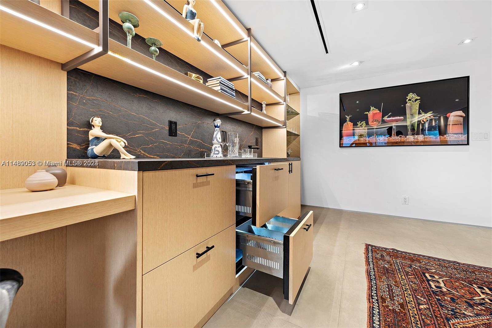 RONEY PALACE CONDO - Residential Lease
