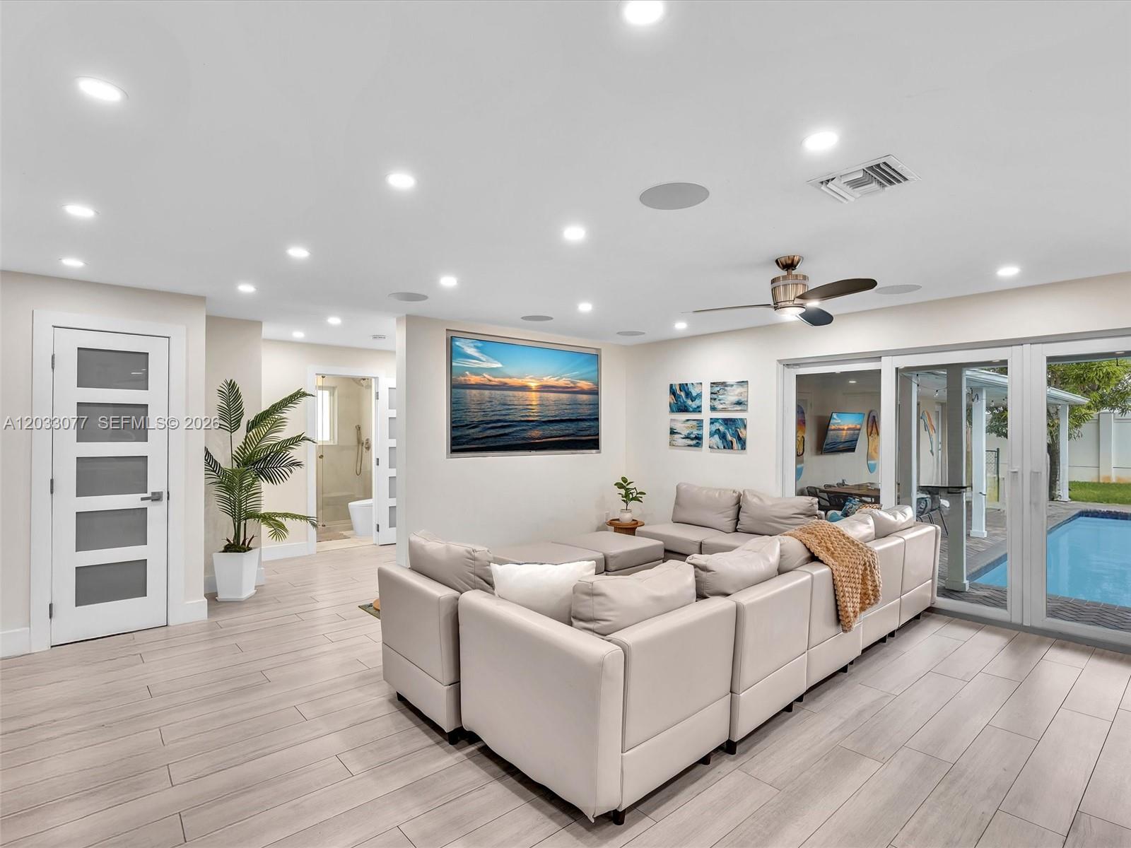ROSE MANOR - Residential