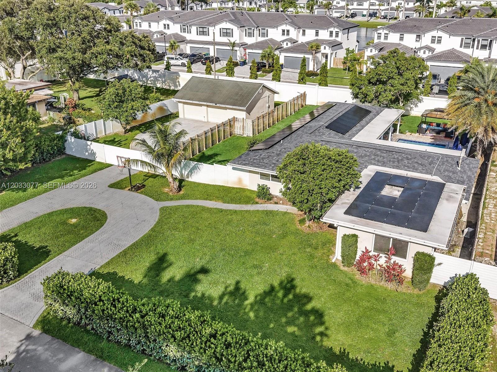 ROSE MANOR - Residential
