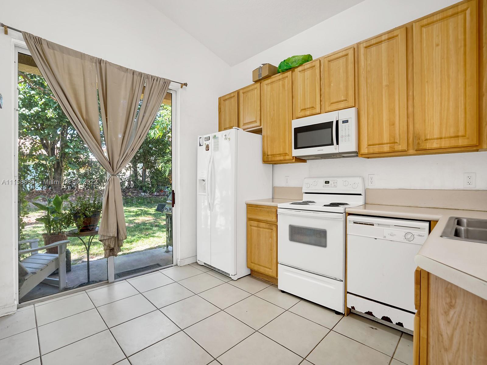 PORTOFINO POINTE - Residential
