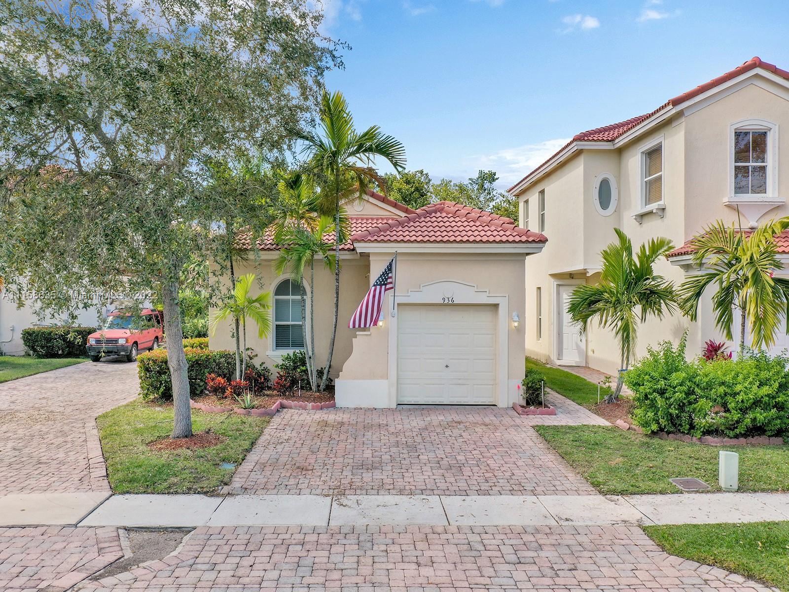 PORTOFINO POINTE - Residential