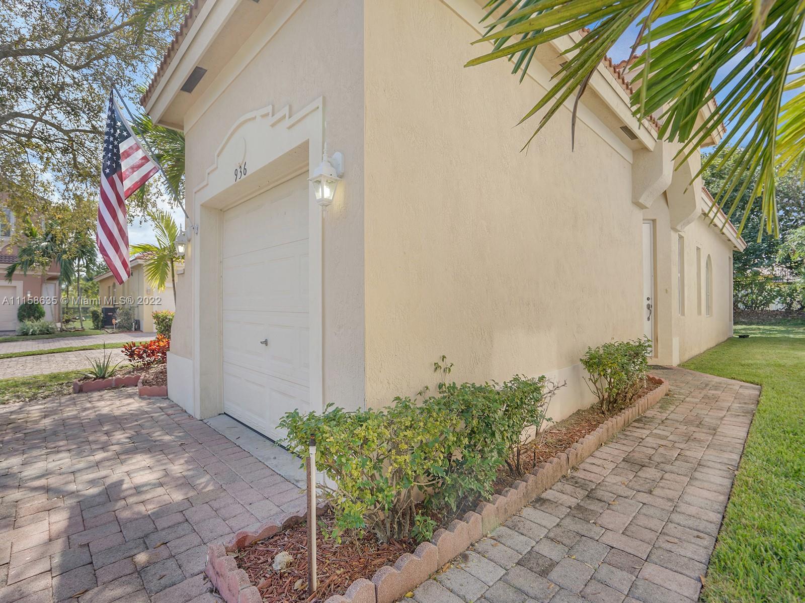 PORTOFINO POINTE - Residential