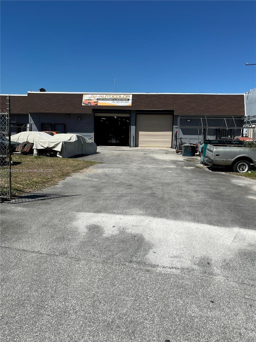 Warehouse consist of 4,350 Sq. Ft. warehouse with office 650 Sq. Ft.  and a private fenced in parking lot.

Warehouse is 16” Ceiling Height with 1 Street level loading doors and plenty of parking.
Base Rent plus OPEX $6,158
