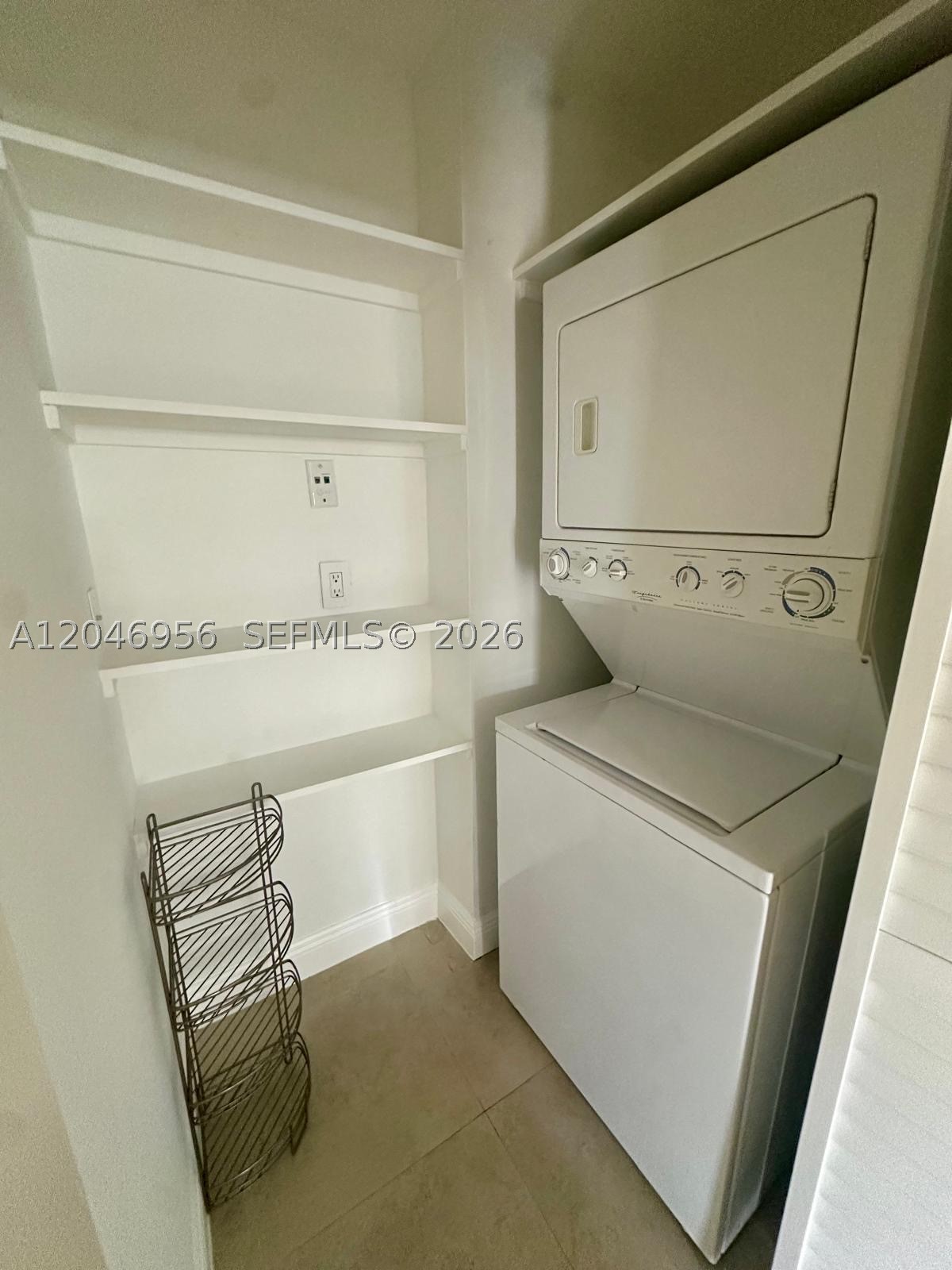 SUNSET POINT CONDO - Residential Lease