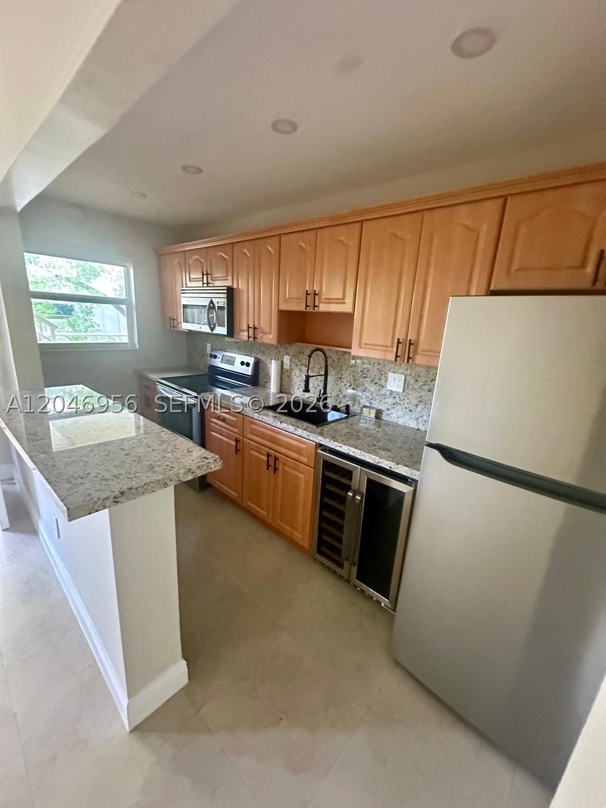 SUNSET POINT CONDO - Residential Lease