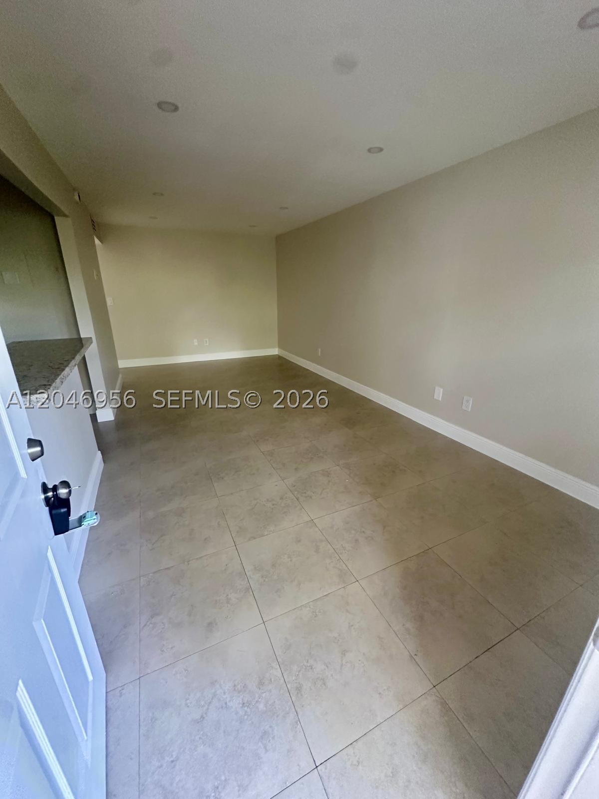 SUNSET POINT CONDO - Residential Lease