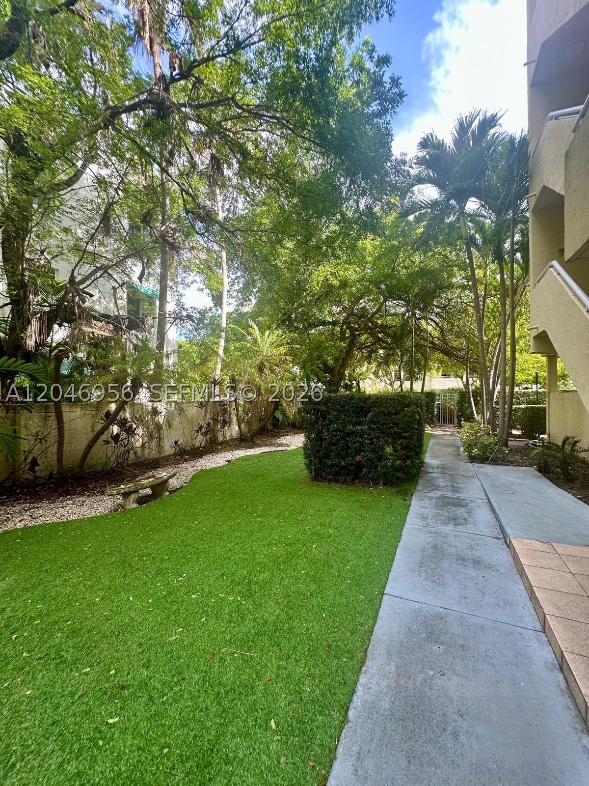 SUNSET POINT CONDO - Residential Lease