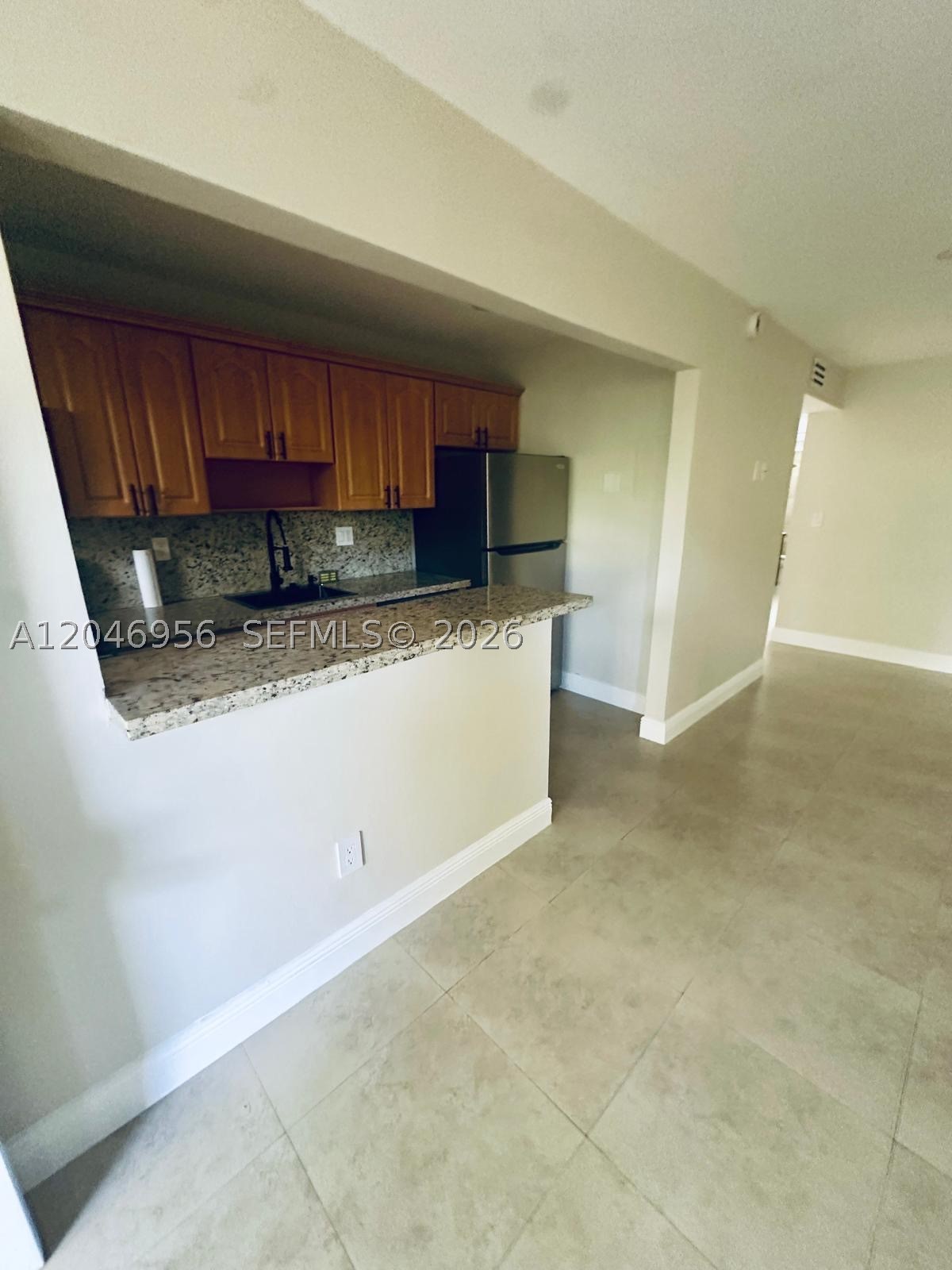 SUNSET POINT CONDO - Residential Lease