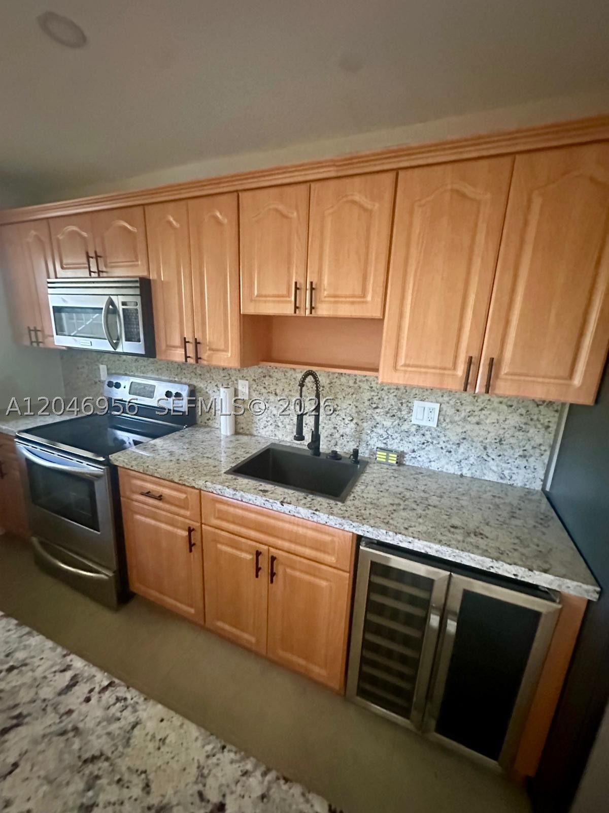 SUNSET POINT CONDO - Residential Lease