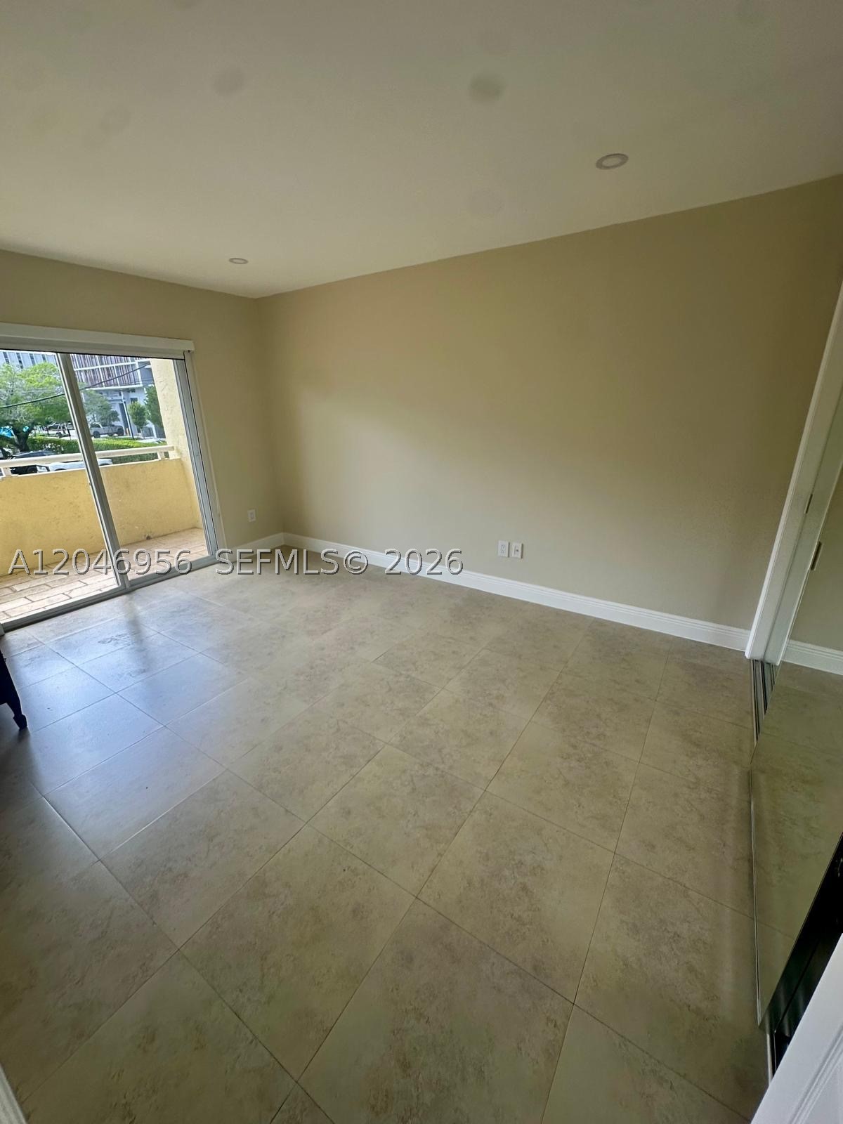 SUNSET POINT CONDO - Residential Lease