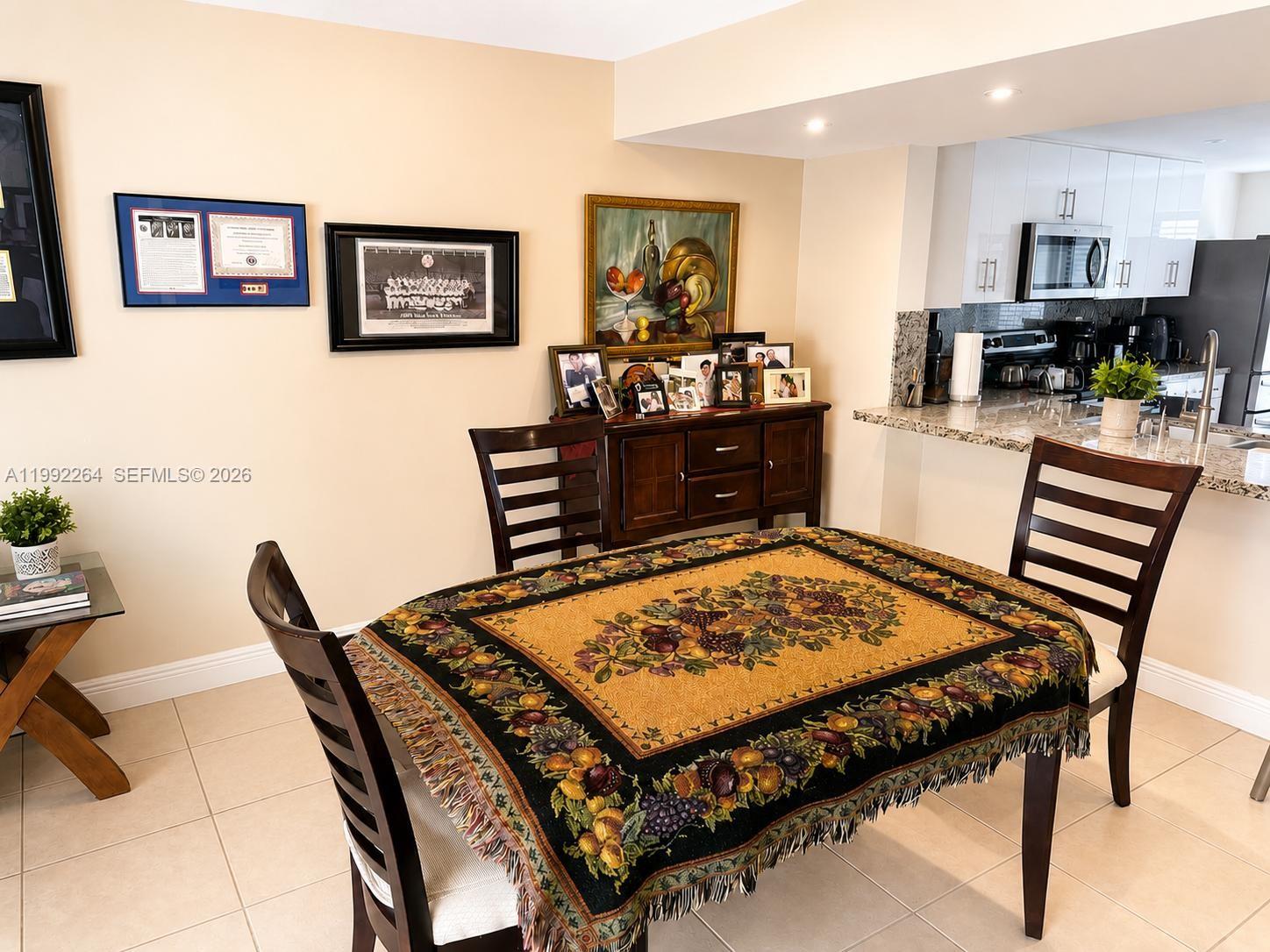 VILLAS OF AMBERWOOD CONDO - Residential