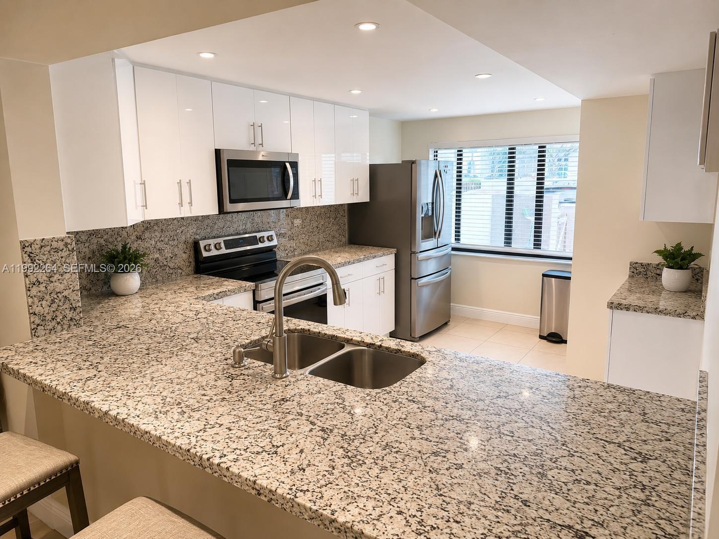 VILLAS OF AMBERWOOD CONDO - Residential