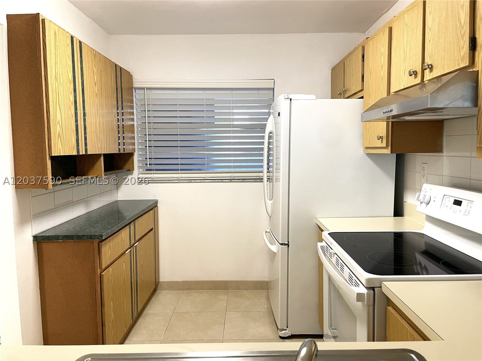 CONDO 6 OF SABAL PALM CON - Residential Lease