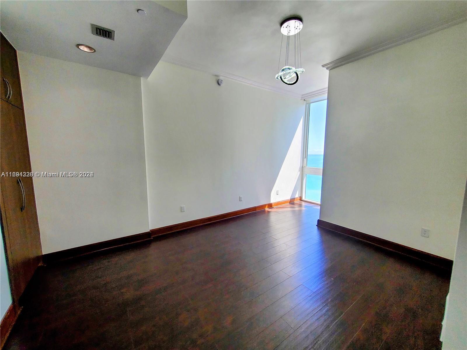 TDR TOWER I CONDO - Residential