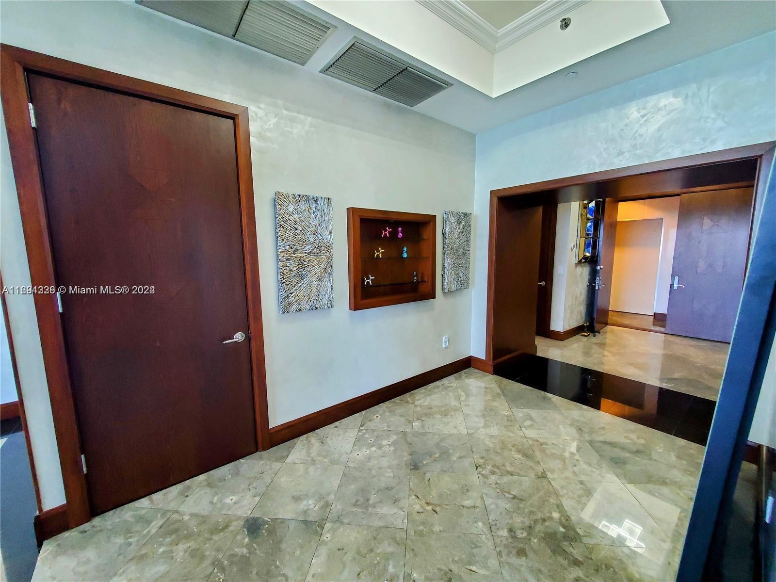 TDR TOWER I CONDO - Residential