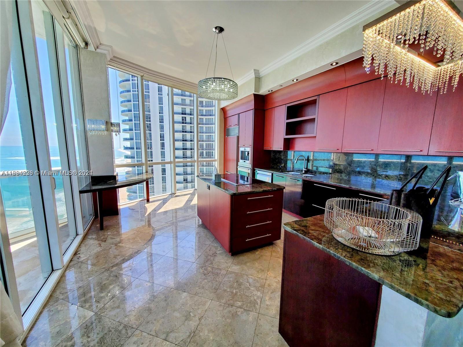 TDR TOWER I CONDO - Residential