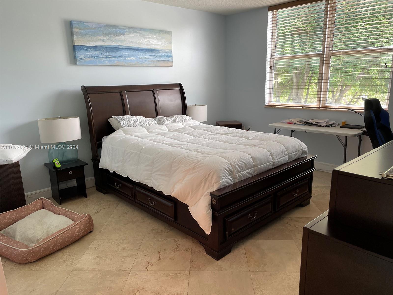 BREEZE CONDO - Residential Lease