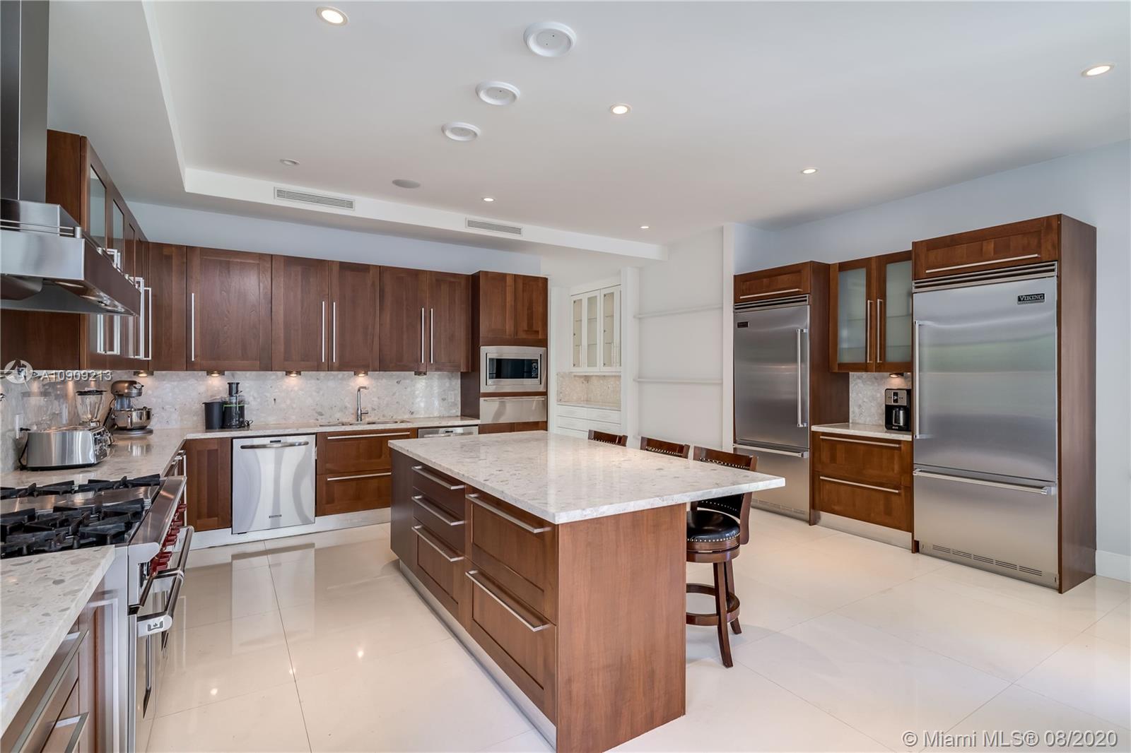 BAY HARBOR ISLAND - Residential