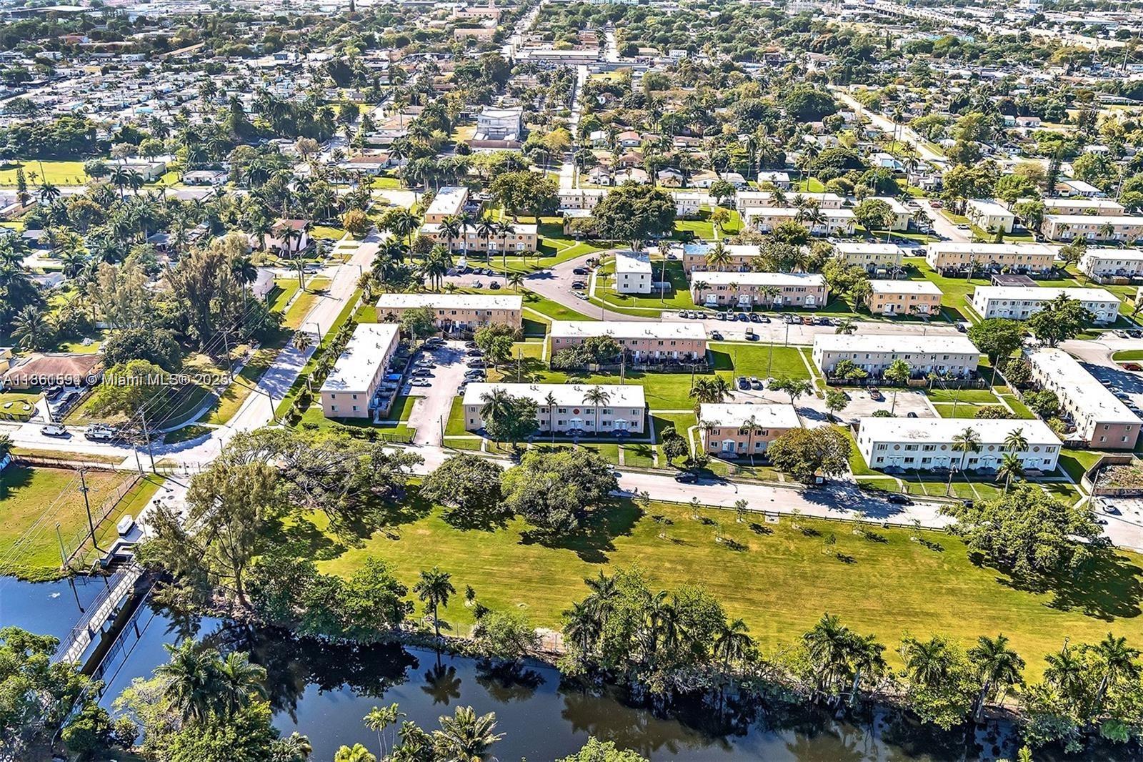 SUNSET PALM VILLAS CONDO - Residential