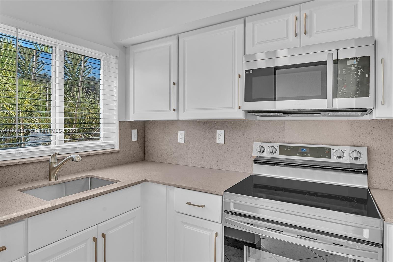 SUNSET PALM VILLAS CONDO - Residential