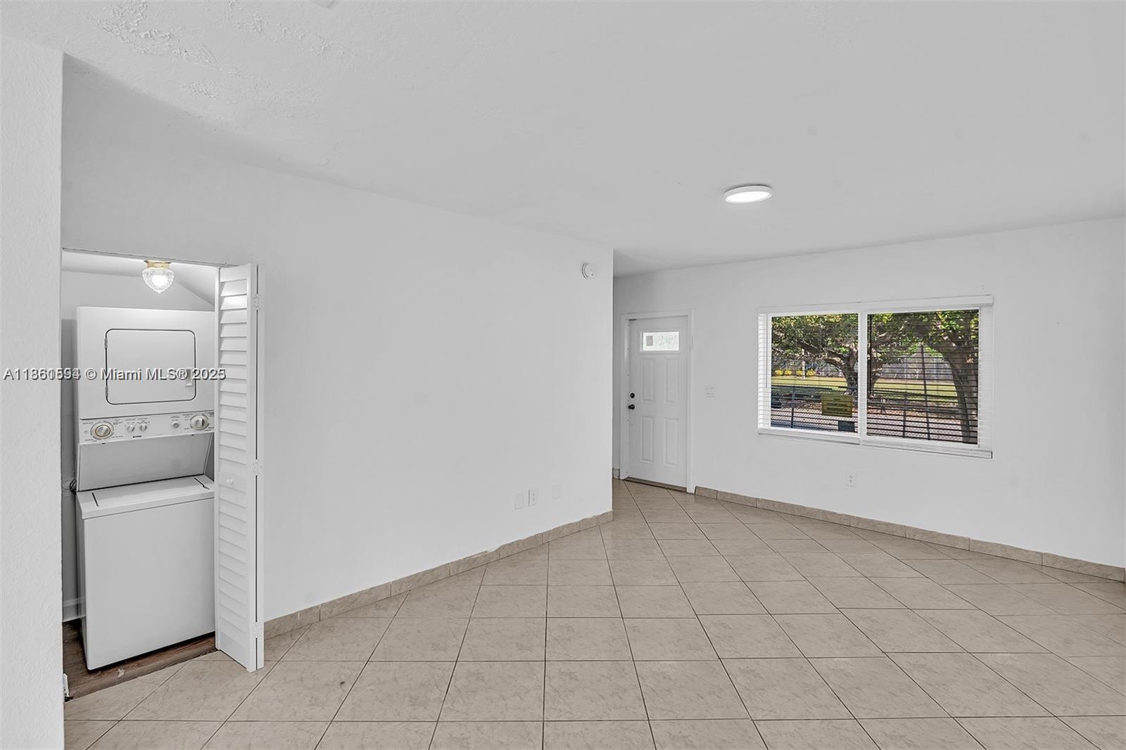 SUNSET PALM VILLAS CONDO - Residential