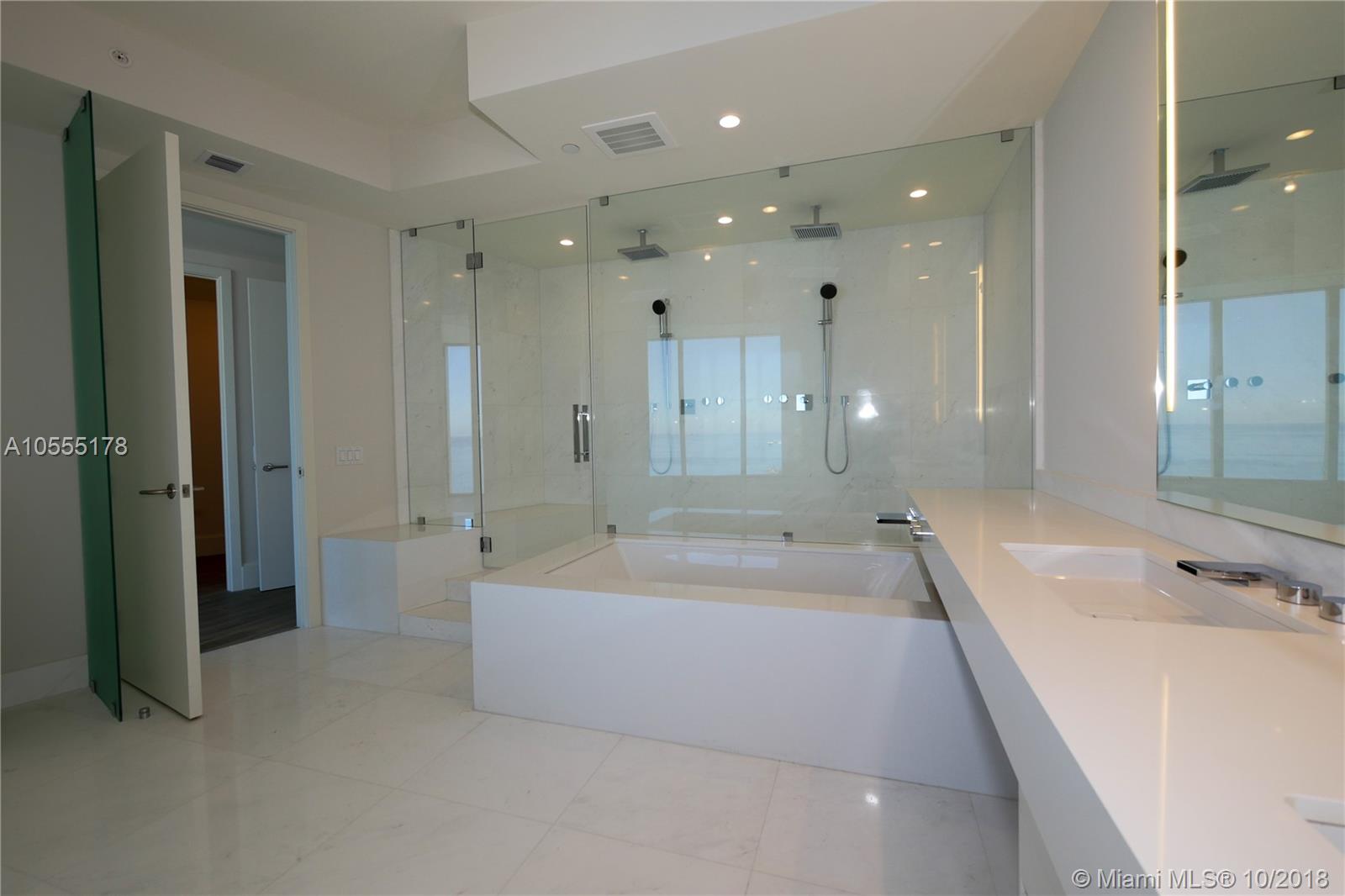 18555 COLLINS AVENUE - Residential