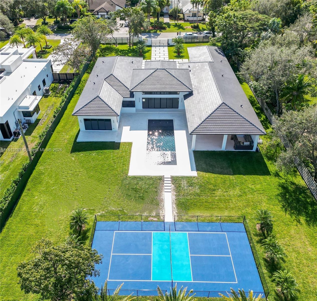 GLADEWIND ESTATES - Residential