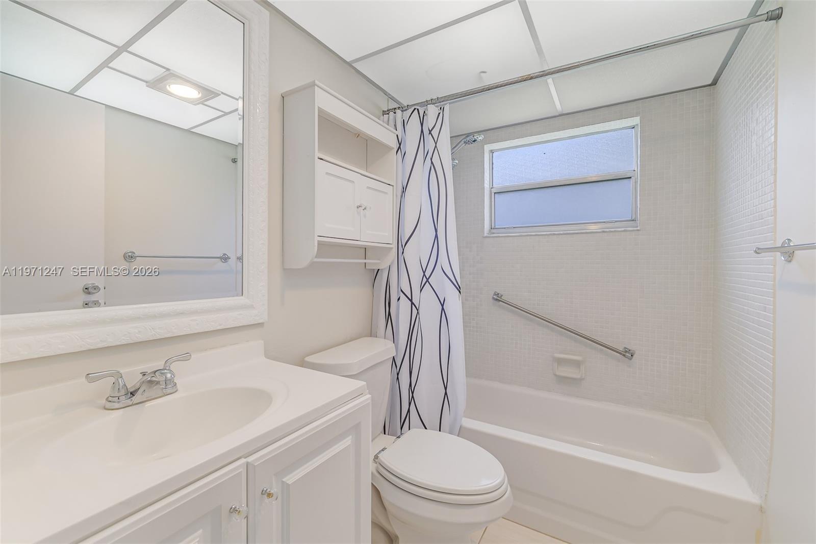 KINGS POINT SAXONY CONDOS - Residential
