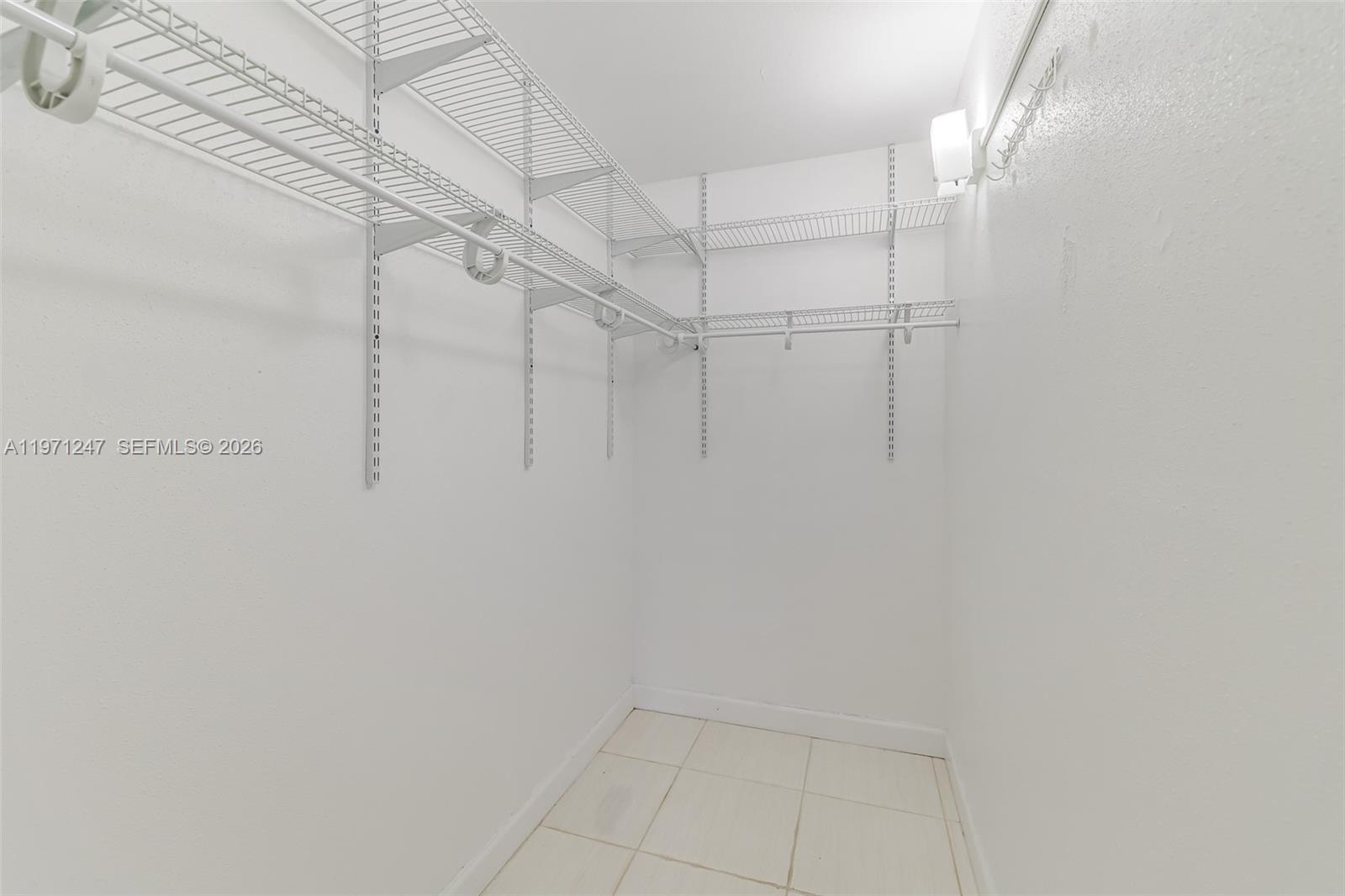 KINGS POINT SAXONY CONDOS - Residential