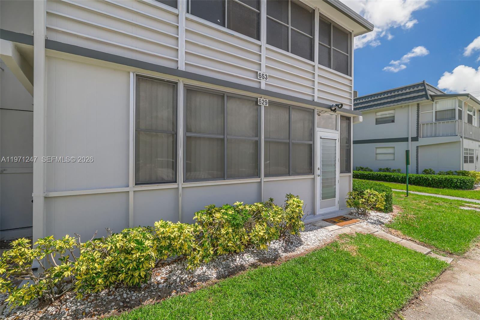 KINGS POINT SAXONY CONDOS - Residential