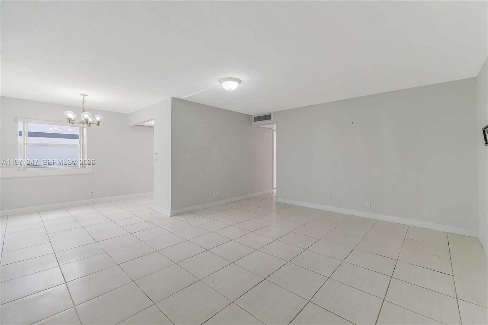 KINGS POINT SAXONY CONDOS - Residential