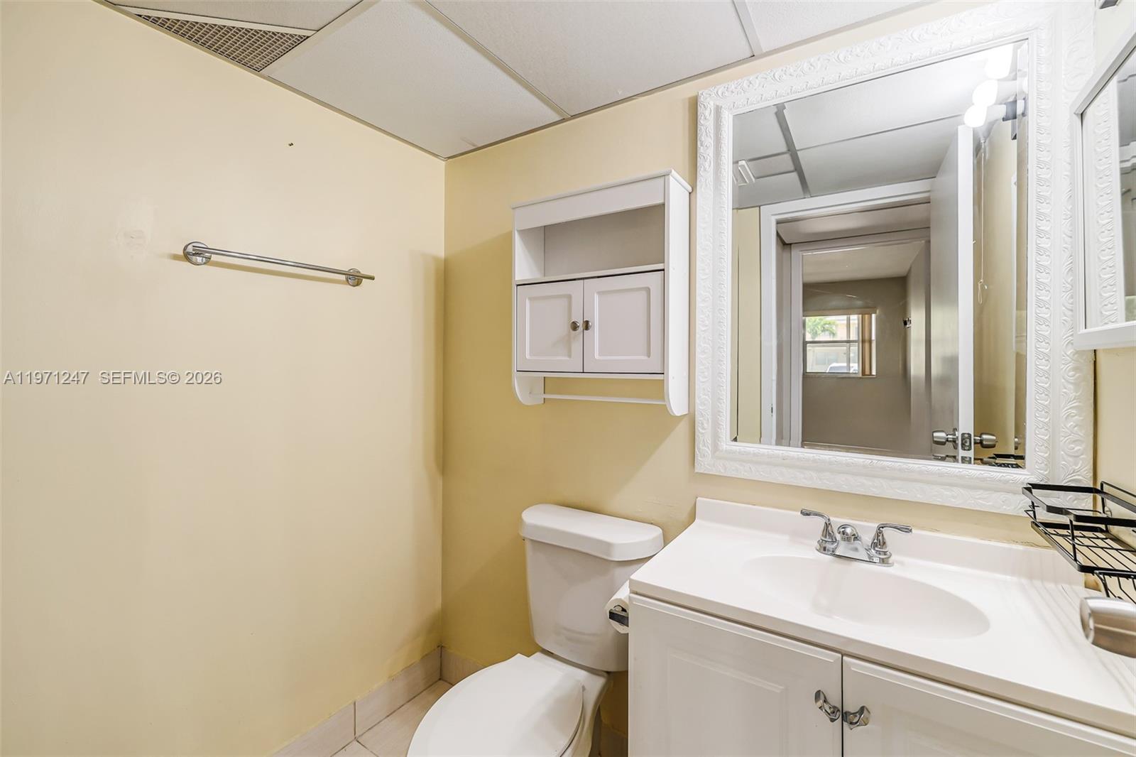 KINGS POINT SAXONY CONDOS - Residential