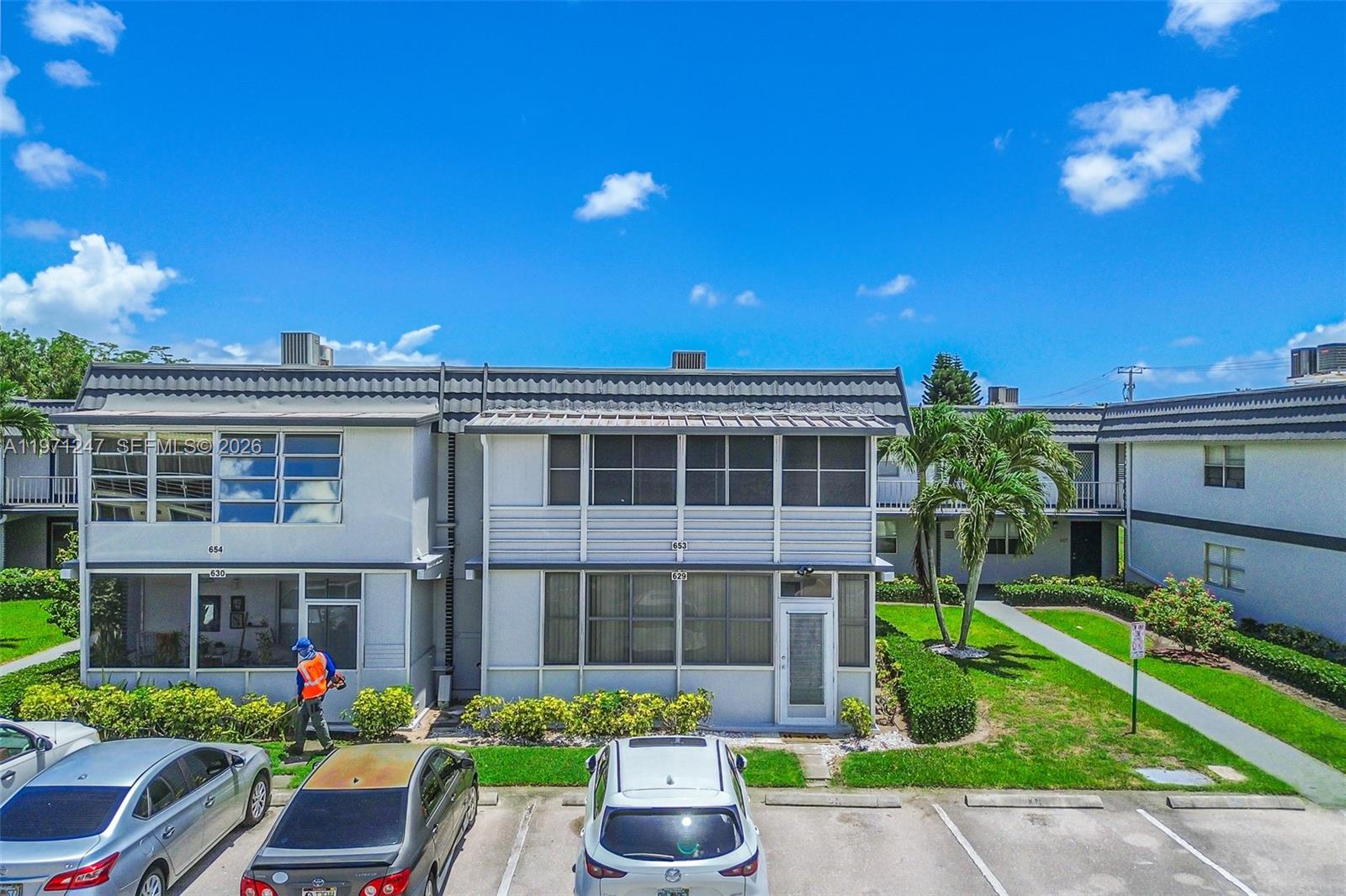 KINGS POINT SAXONY CONDOS - Residential