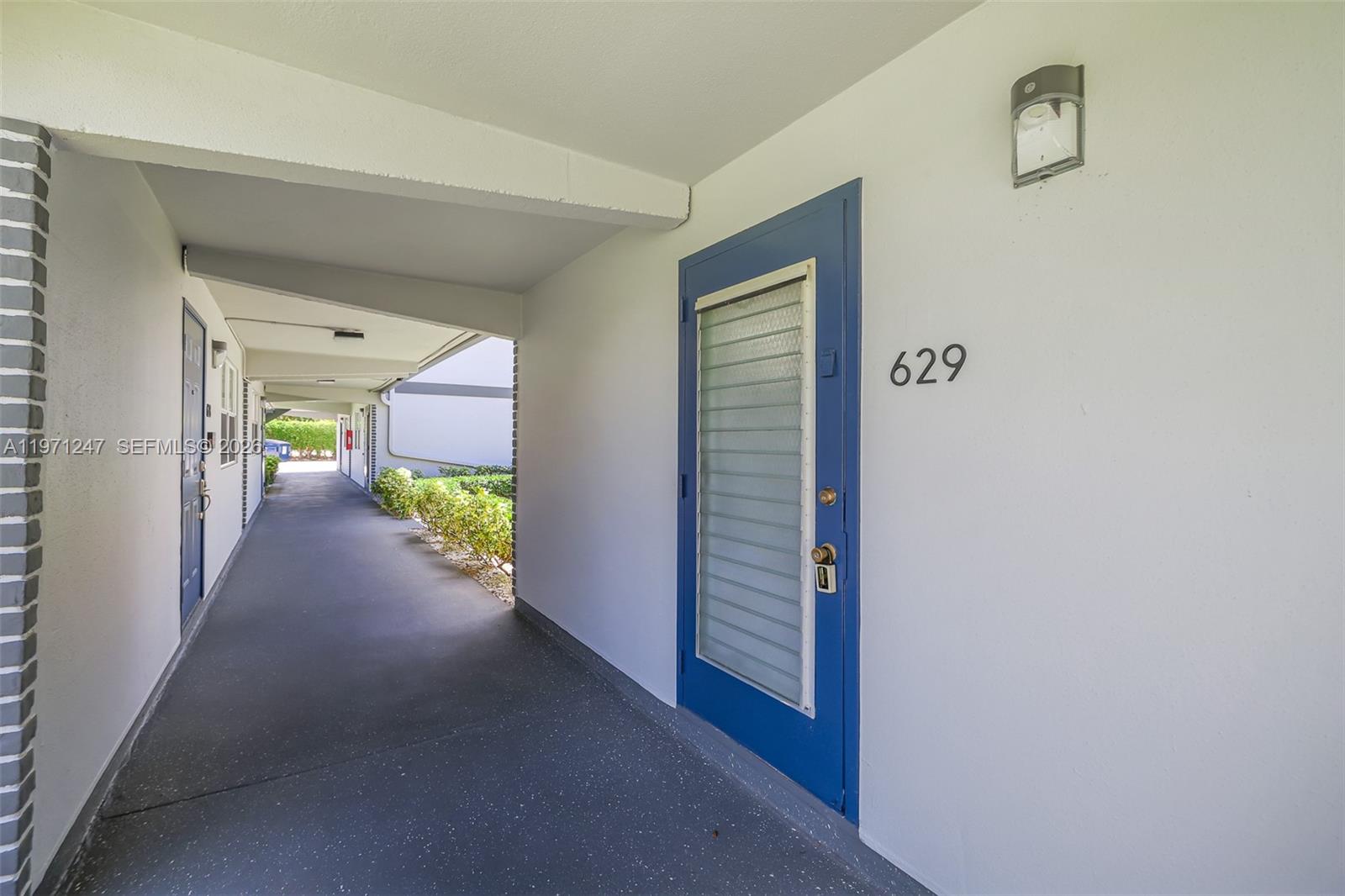 KINGS POINT SAXONY CONDOS - Residential