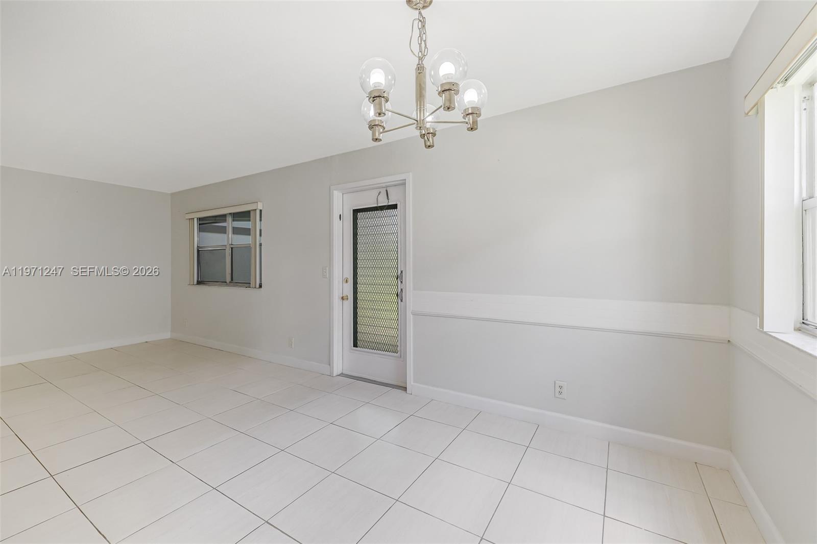 KINGS POINT SAXONY CONDOS - Residential