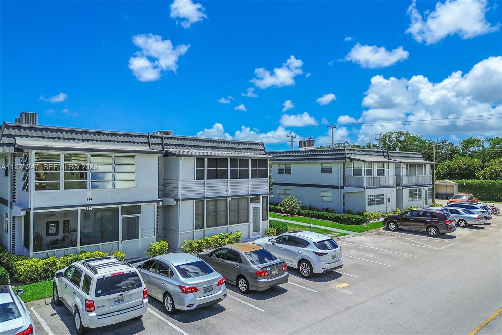 KINGS POINT SAXONY CONDOS - Residential