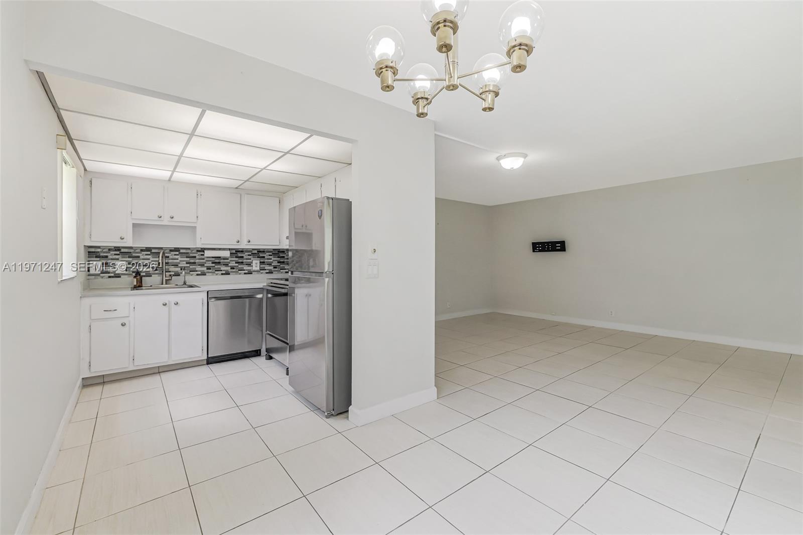 KINGS POINT SAXONY CONDOS - Residential