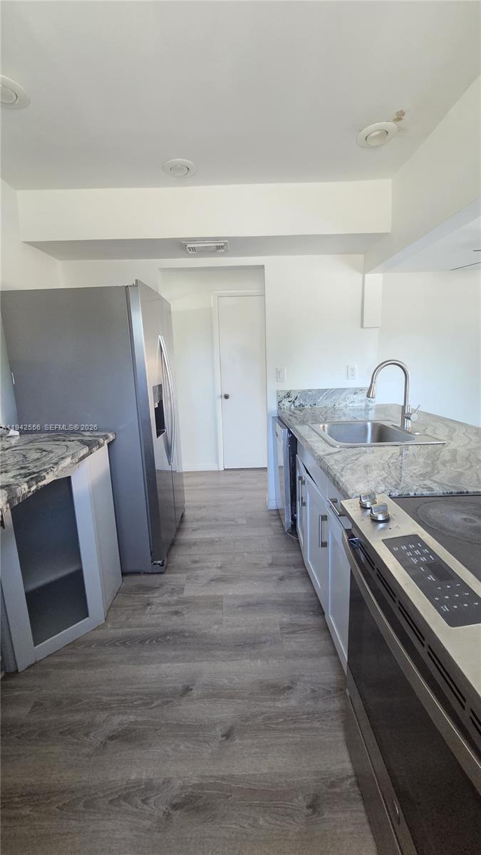POINT ROYALE CONDO NO 9 - Residential Lease