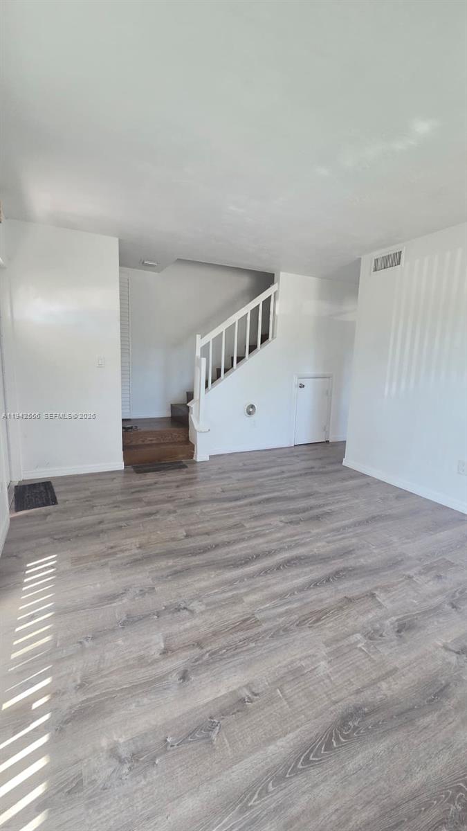 POINT ROYALE CONDO NO 9 - Residential Lease