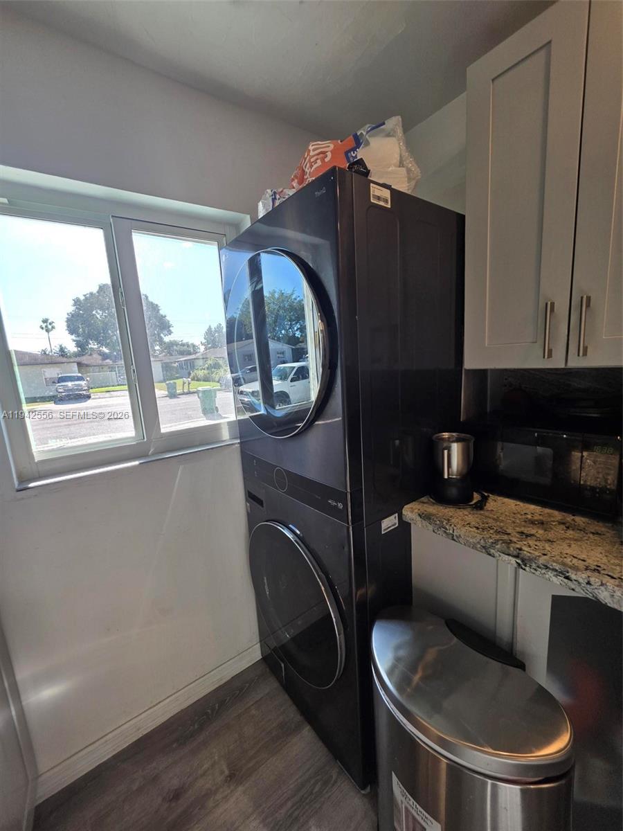 POINT ROYALE CONDO NO 9 - Residential Lease