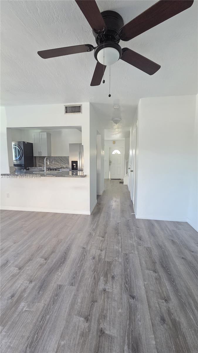 POINT ROYALE CONDO NO 9 - Residential Lease