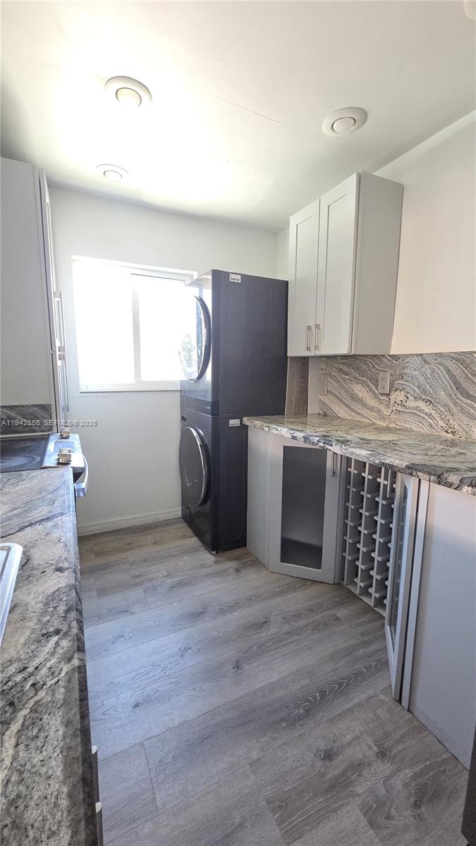 POINT ROYALE CONDO NO 9 - Residential Lease