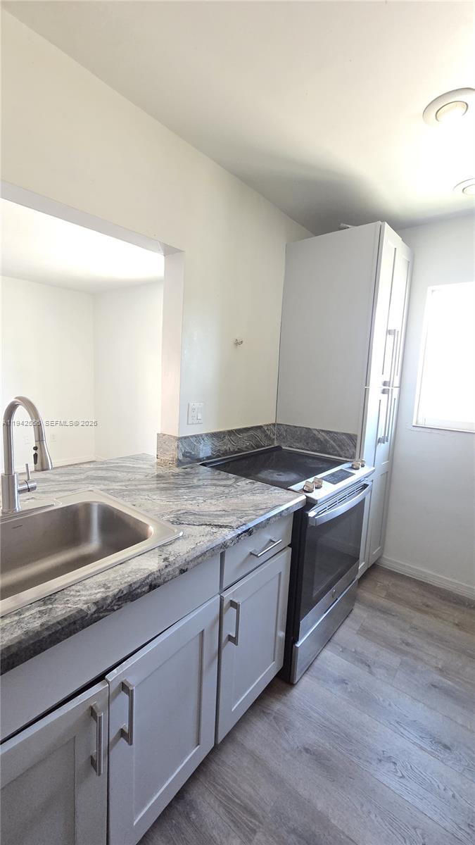 POINT ROYALE CONDO NO 9 - Residential Lease