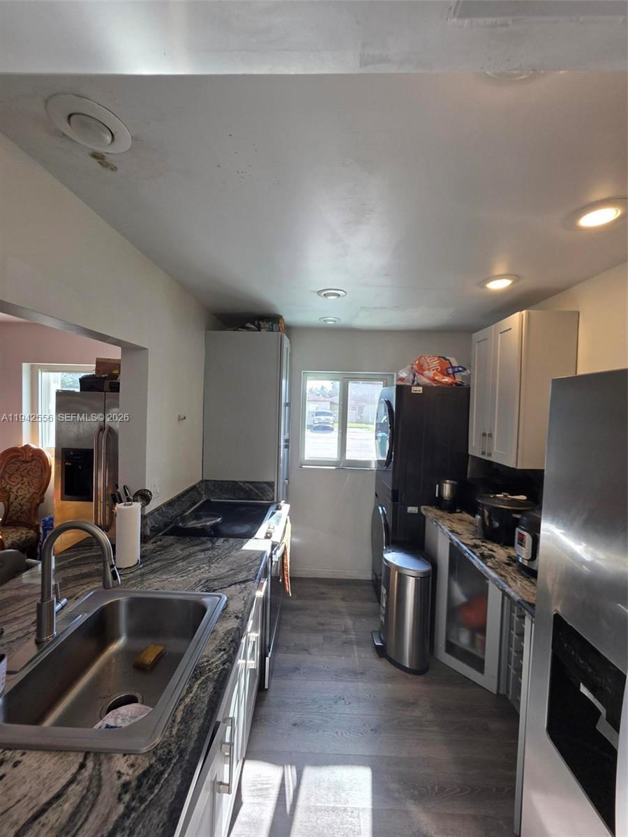 POINT ROYALE CONDO NO 9 - Residential Lease
