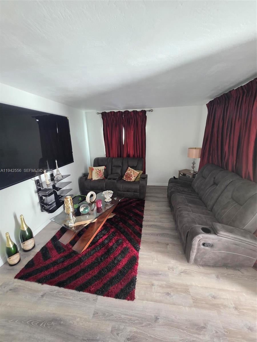 POINT ROYALE CONDO NO 9 - Residential Lease