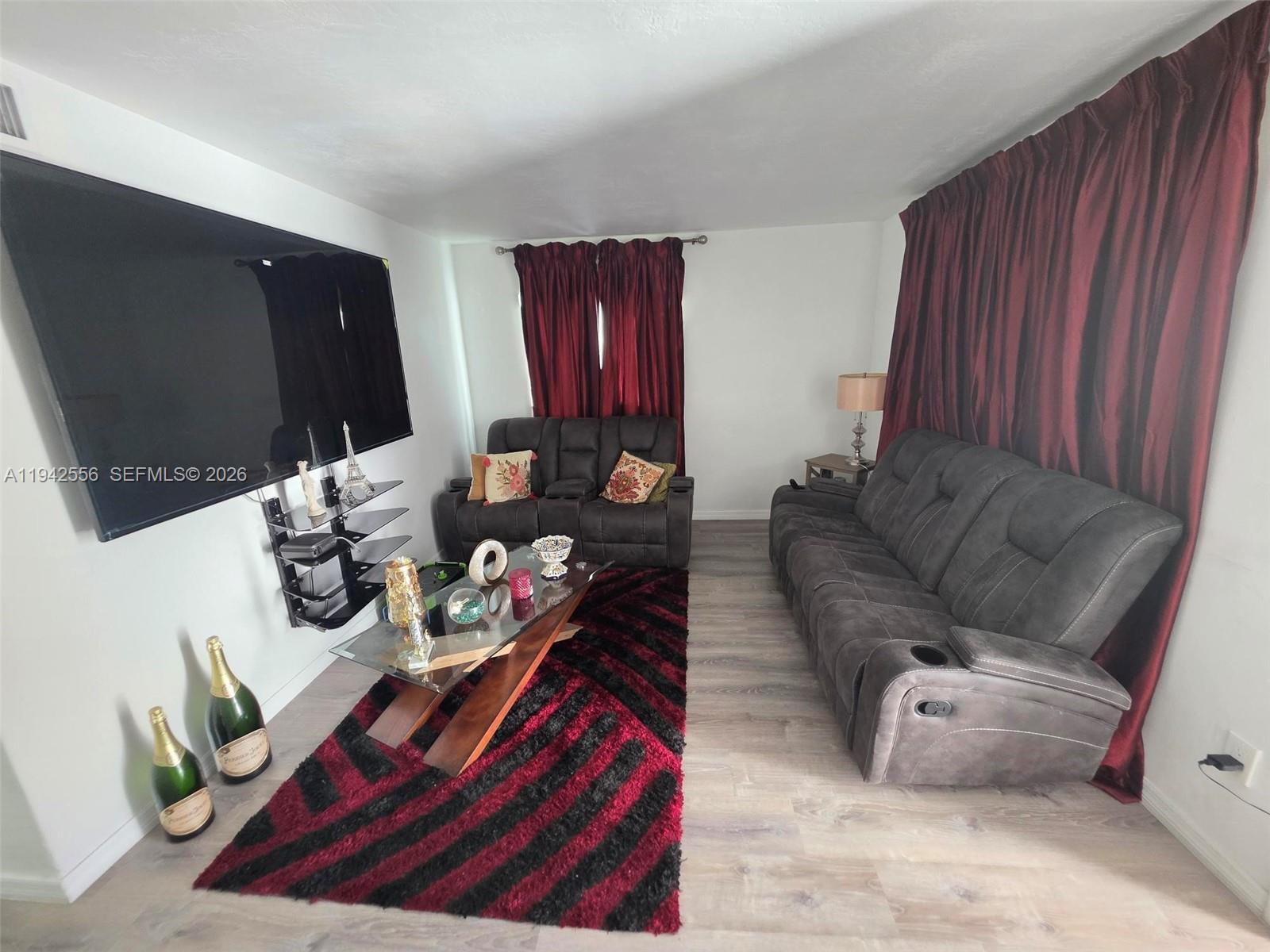 POINT ROYALE CONDO NO 9 - Residential Lease
