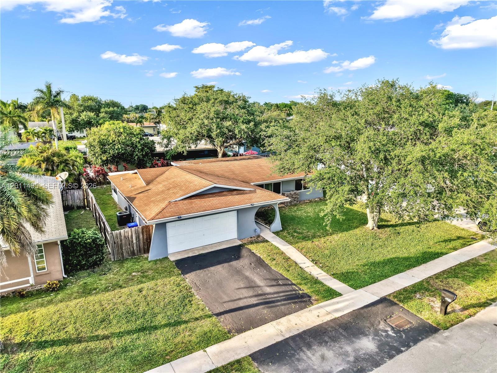 PASADENA LAKES SOUTH - Residential