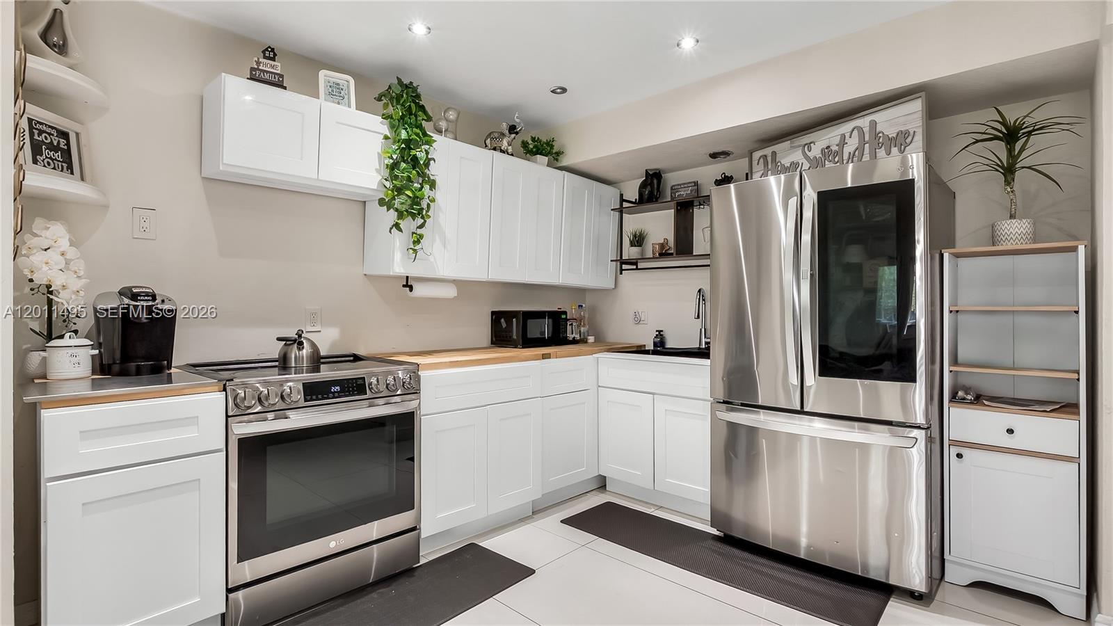 PASADENA LAKES SOUTH - Residential